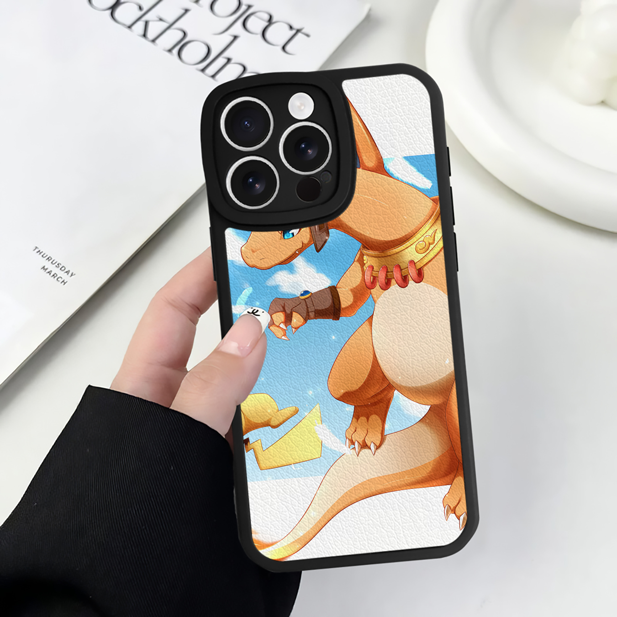 （画像用） ポケットモンスター Pokémon 【iPhone 16シリーズ対応】シリコンスマホケース（レザー調） 材質：シリコン